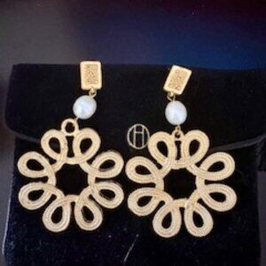 Boutique Gold and pearl Earrings